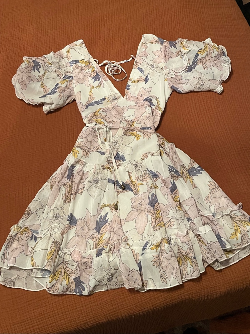 Women's Floral Puff-Sleeve Mini Dress in White and Pastel